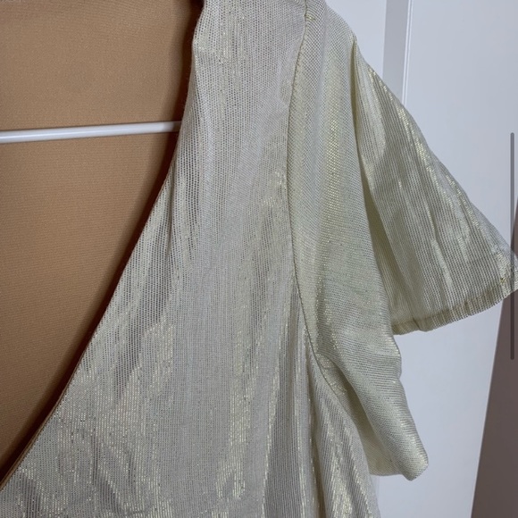 Shore Gold Shift Dress - Picture 4 of 5